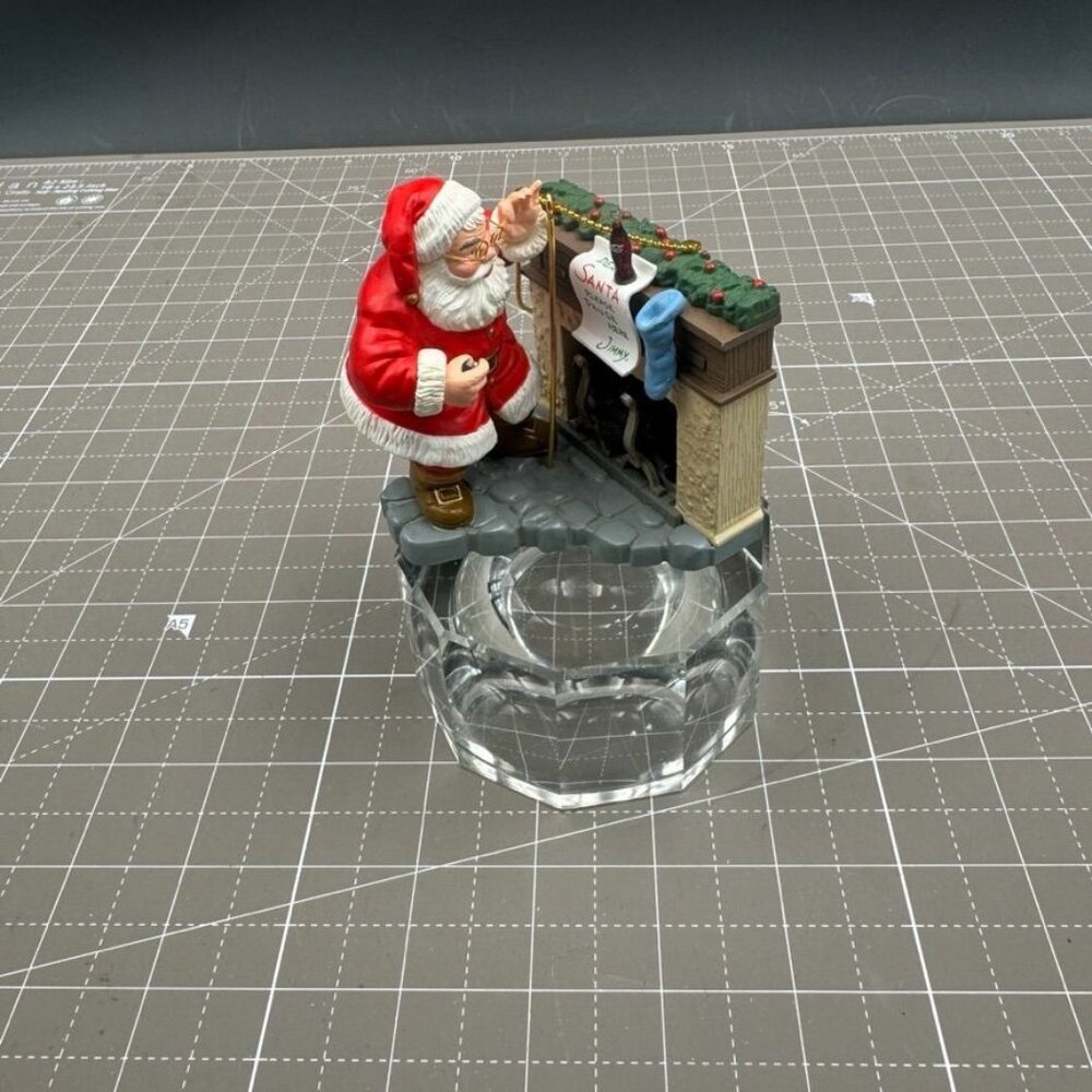 Coca Cola Resin Ornament Please Pause Here Trim A Tree Collection 1995 Santa Chr